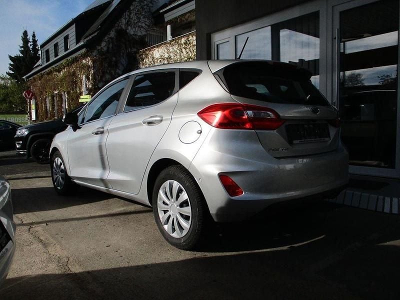 Gebraucht Ford Fiesta Titanium 101 PS (74 kW) 2018 Silber Kleinwagen