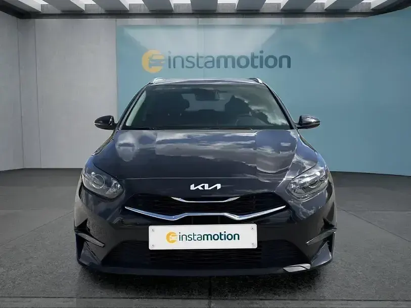 Gebraucht Kia Ceed 120 PS (88 kW) 2023 Schwarz Kleinwagen