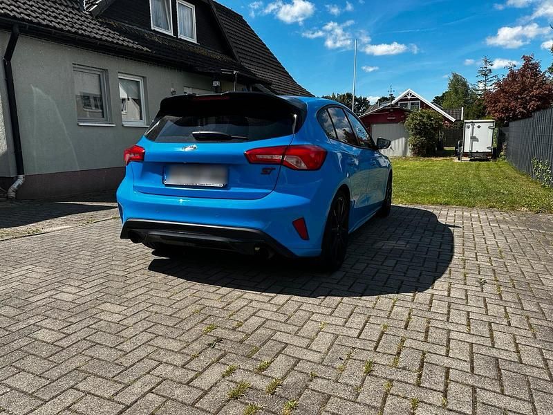 Gebraucht Ford Focus ST 280 PS (205 kW) 2021 Blau Limousine