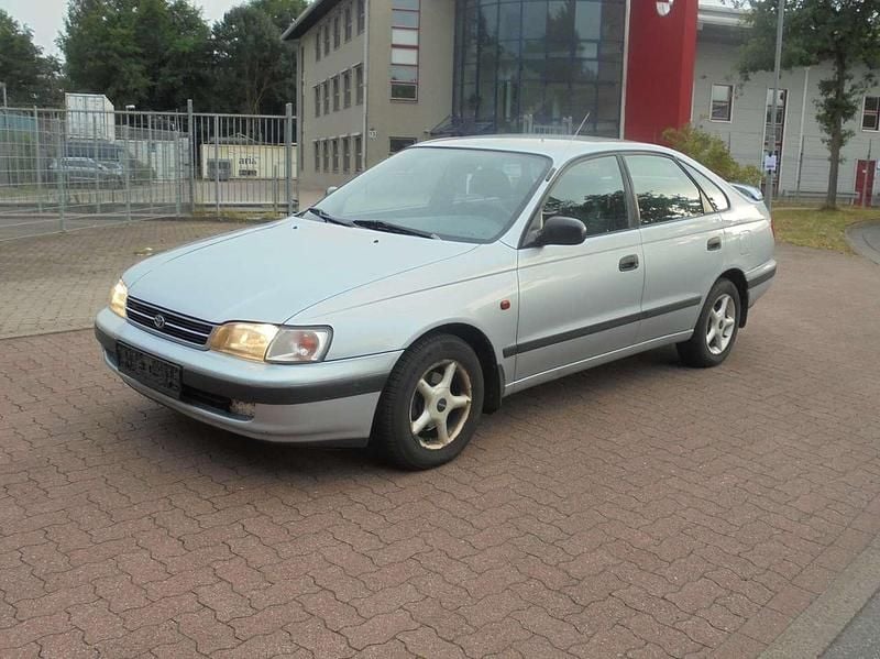 Silber Gebraucht 1995 Toyota Carina Kleinwagen | 1.999 € - Bild 1/4