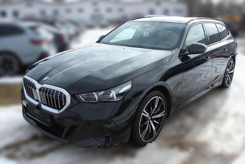 Gebraucht BMW 520 M Sport 197 PS (144 kW) 2025 Schwarz Kombi