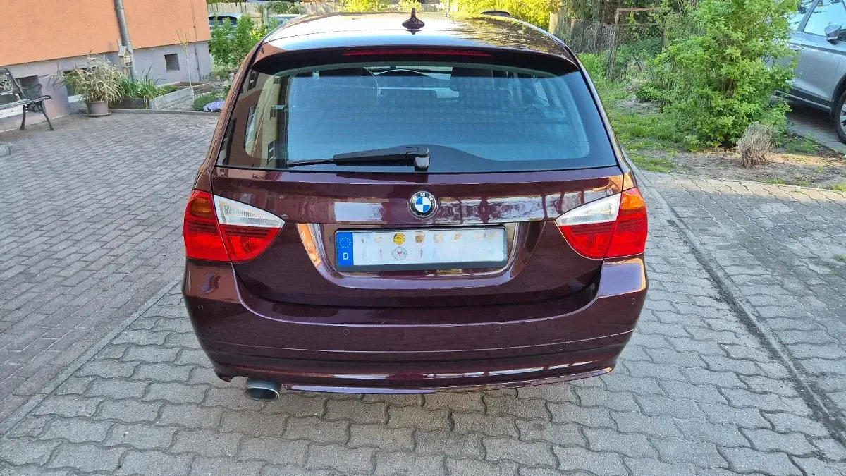 Gebraucht BMW 320 177 PS (130 kW) 2008 Rot Kombi