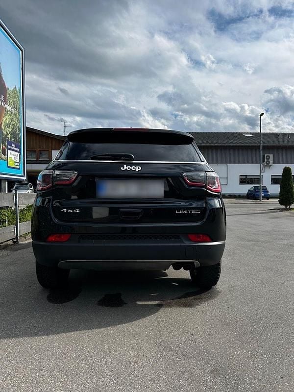 Second-hand Jeep Compass Opening Edition 170 CP (125 kW) 2017 Negru SUV