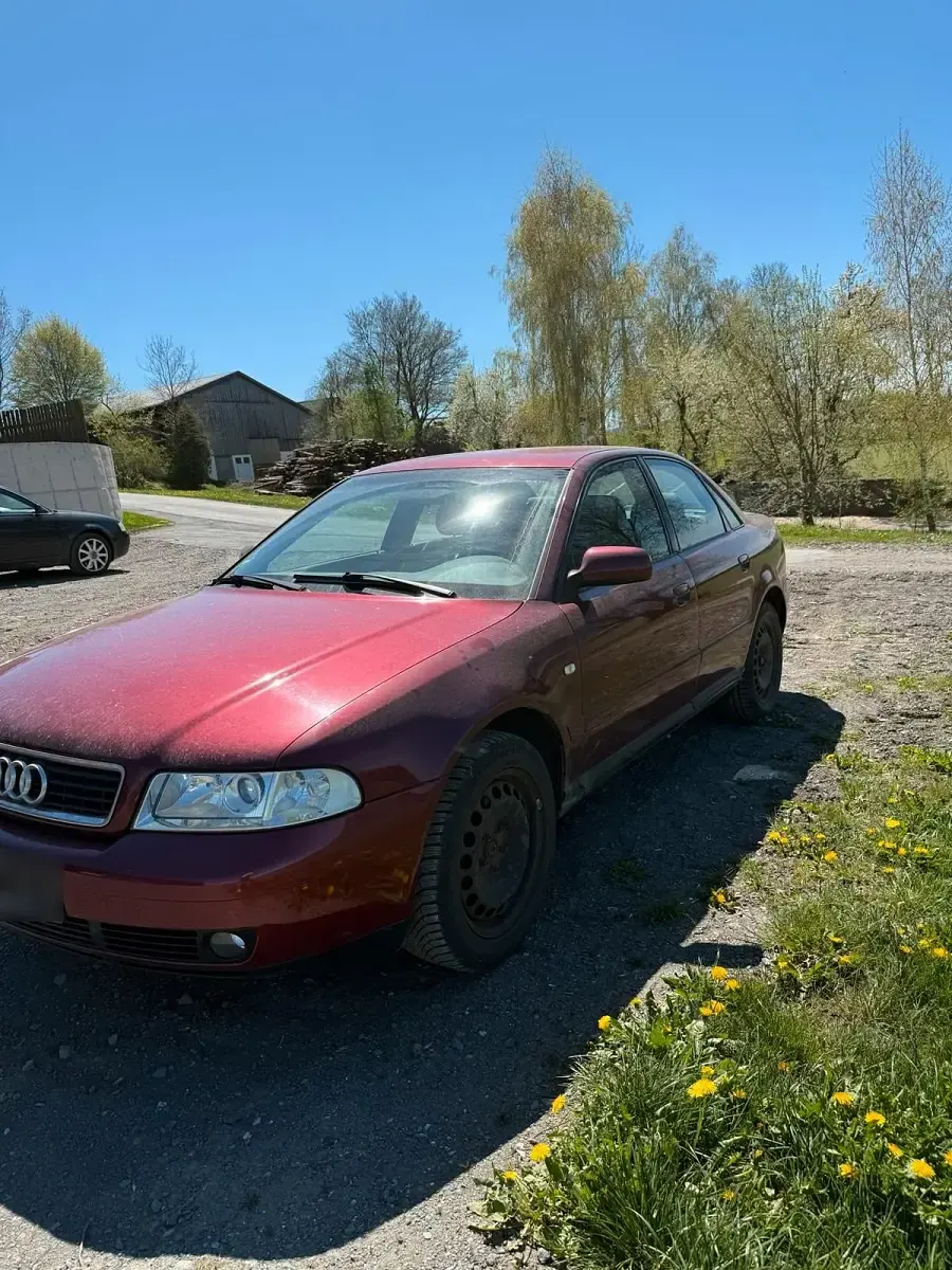 Usata Audi A4 101 CV (74 kW) 1999 Rosso Berlina