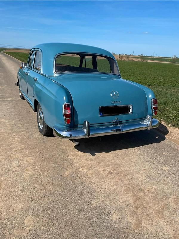 Gebraucht Mercedes 190 50 PS (36 kW) 1960 Blau Limousine