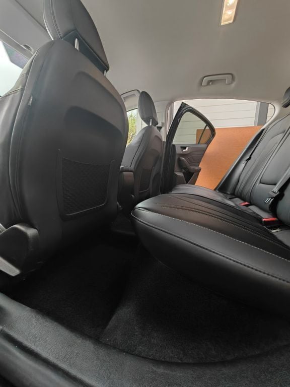 Używany Ford Focus Vignale 182 KM (133 kW) 2020 Czarny Sedan/Limuzyna