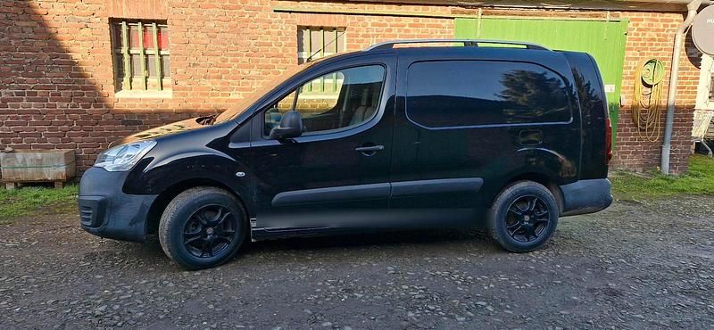 Schwarz Gebraucht 2016 Peugeot Partner Van / Kleinbus | 6.500 € (Fairer Preis) - Bild 1/4