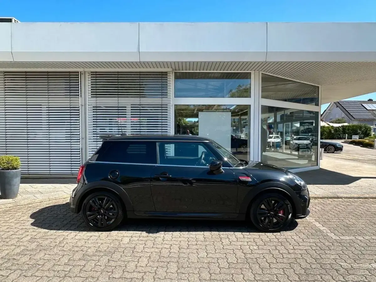 Gebraucht Mini John Cooper Works 231 PS (169 kW) 2024 Schwarz Kleinwagen