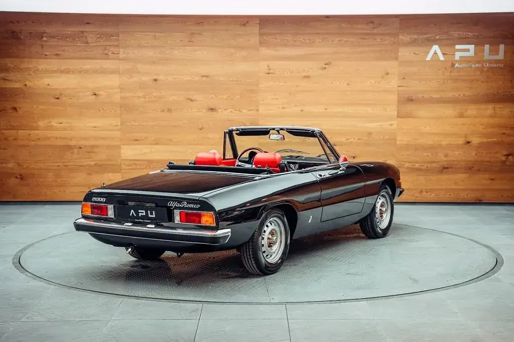 Gebraucht Alfa Romeo Spider 128 PS (94 kW) 1982 Schwarz Cabrio