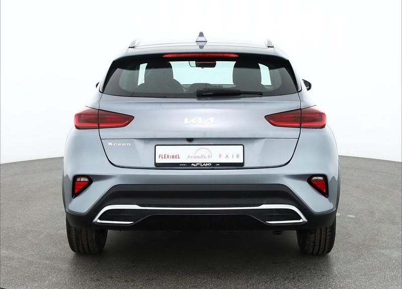 Neu Kia XCeed 150 PS (110 kW) 2026 Silber SUV
