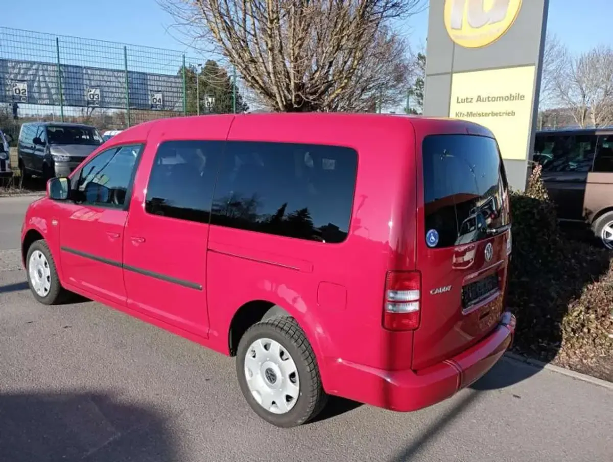Używany VW Caddy Maxi 105 KM (77 kW) 2010 Czerwony Minivan