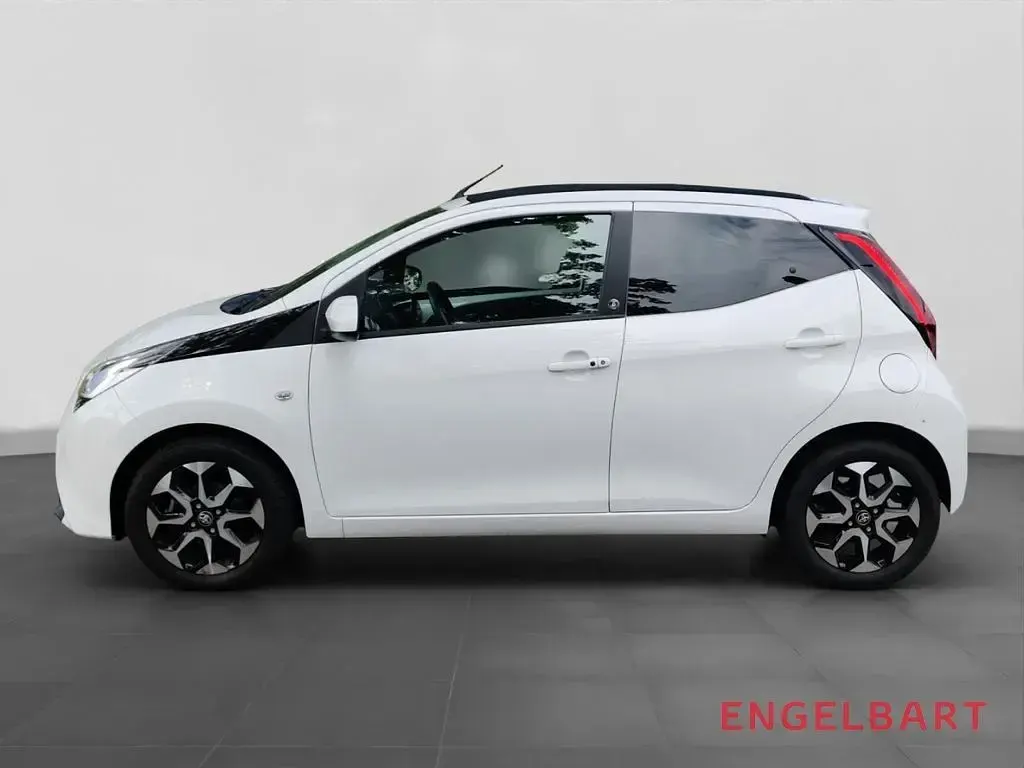 Gebraucht Toyota Aygo X-play 72 PS (52 kW) 2021 Weiss Kleinwagen