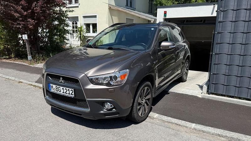 Braun Gebraucht 2011 Mitsubishi ASX SUV | 10.900 € (Fairer Preis) - Bild 1/4