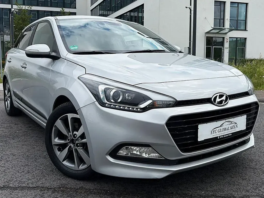 Gebraucht Hyundai i20 YES! 101 PS (74 kW) 2017 Silber Kleinwagen