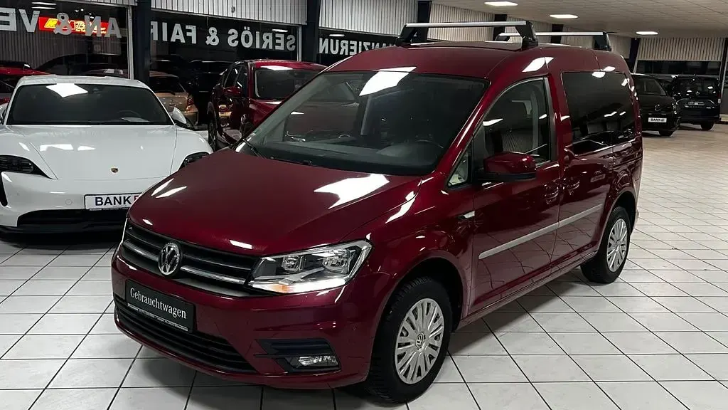 Używany VW Caddy Trendline 75 KM (55 kW) 2019 Czerwony Minivan