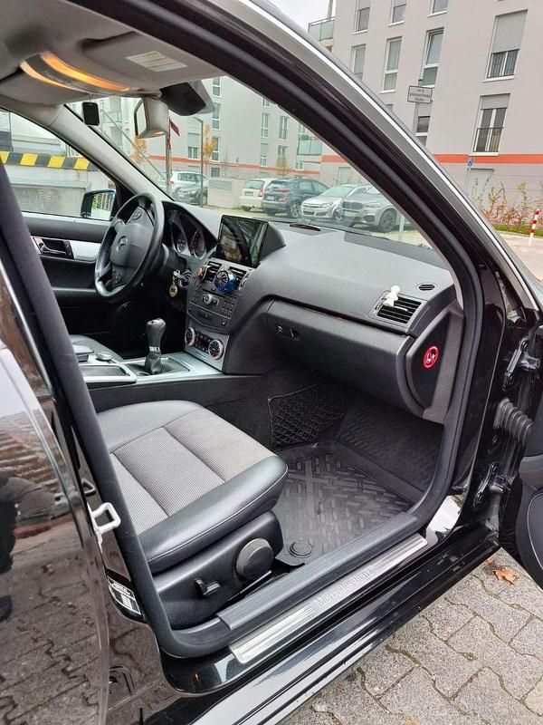 Gebraucht Mercedes 220 231 PS (169 kW) 2010 Schwarz Kombi