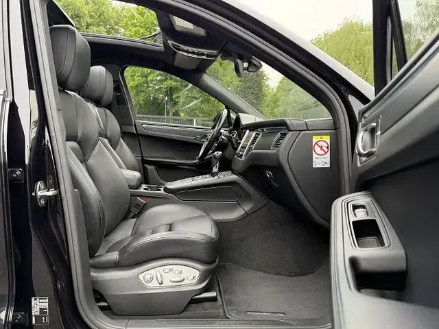 Używany Porsche Macan 252 KM (185 kW) 2016 Czarny SUV