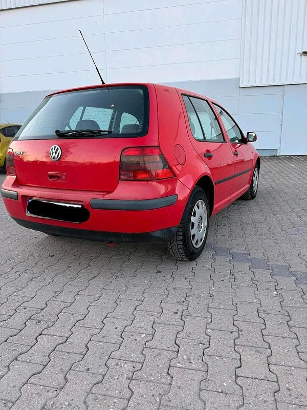 Second-hand VW Golf IV 75 CP (55 kW) 2000 Roșu Hatchback