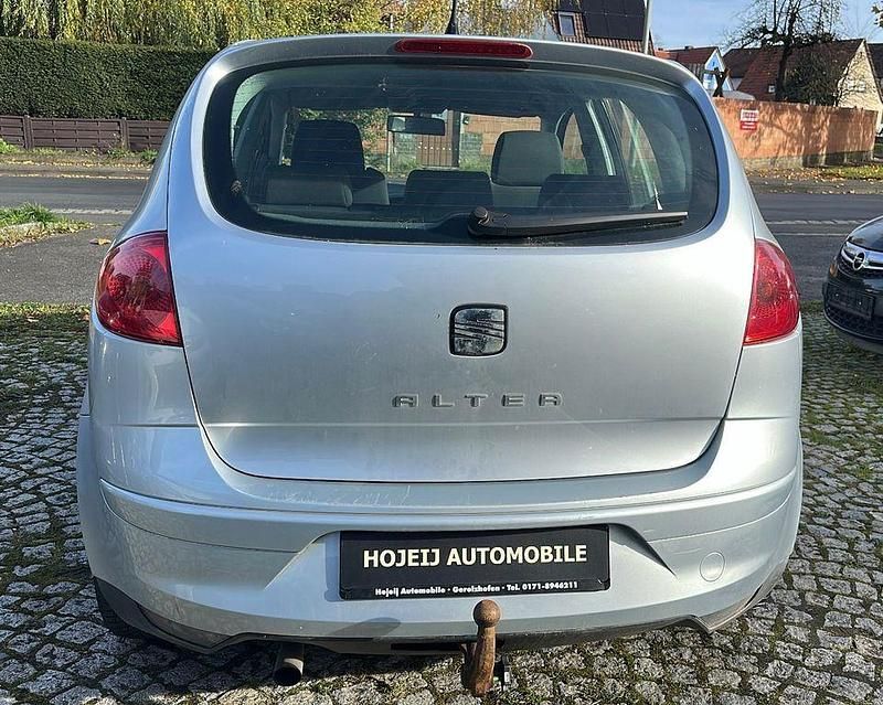 Gebraucht Seat Altea Comfort 102 PS (75 kW) 2009 Silber Limousine
