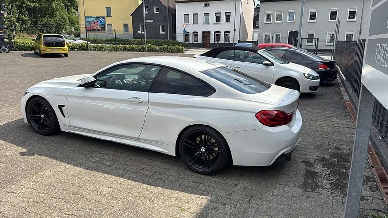 Gebraucht BMW 440 Basis 326 PS (239 kW) 2019 Weiß Coupé