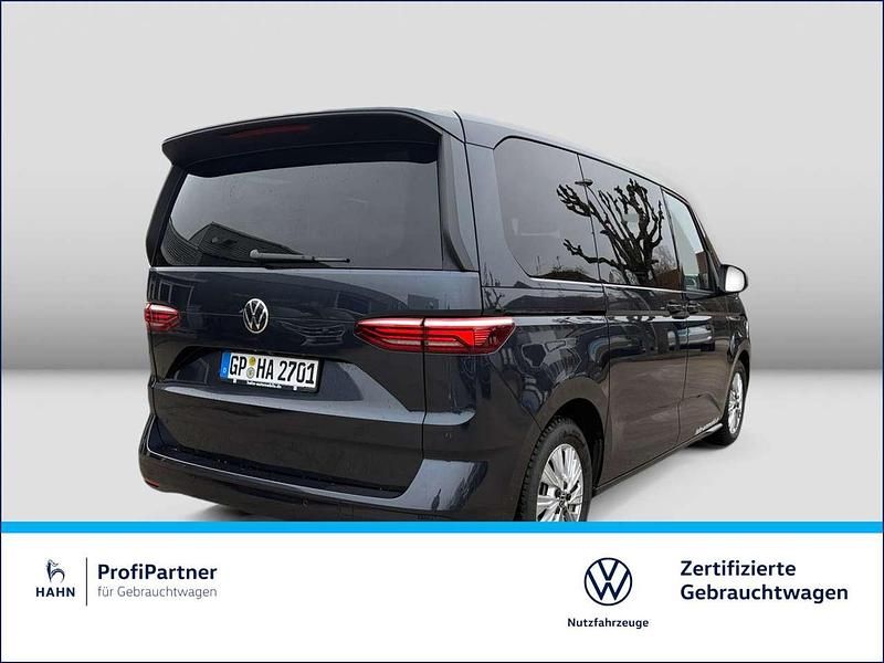 Gebraucht VW Multivan Basis 150 PS (110 kW) 2024 Blau Van