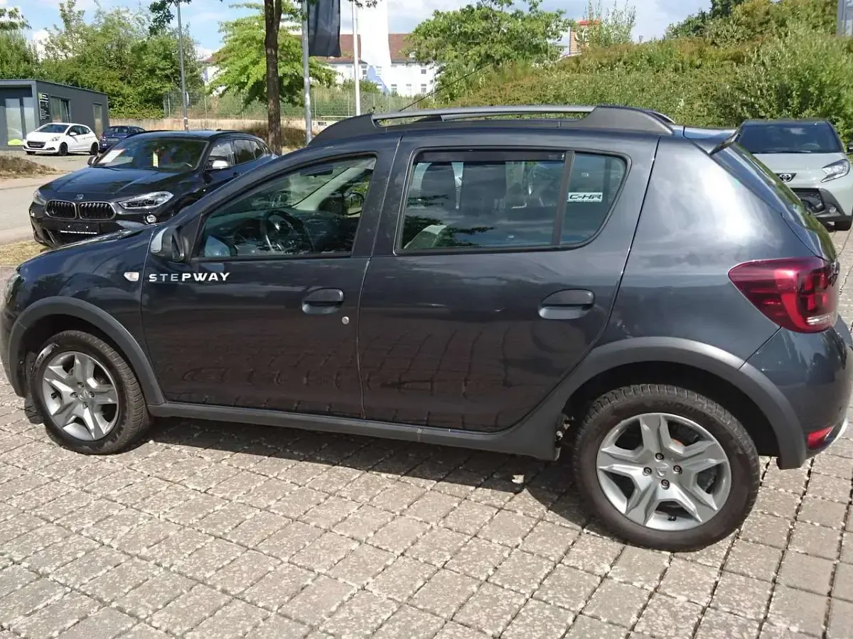 Gebraucht Dacia Sandero Comfort 90 PS (66 kW) 2017 Grau Kleinwagen