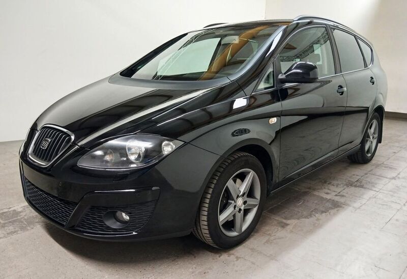 Schwarz Gebraucht 2015 Seat Altea XL Sun Van / Kleinbus | 10.490 € (Teuer) - Bild 1/2