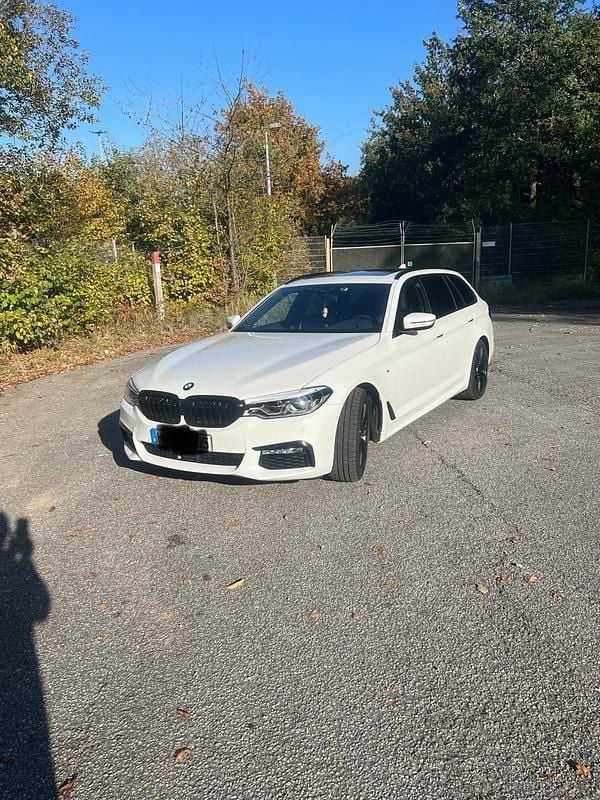 Weiß Gebraucht 2018 BMW 520 Kombi | 29.990 € (Teuer) - Bild 1/4