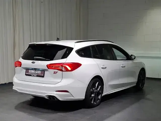 Gebraucht Ford Focus ST 190 PS (139 kW) 2021 Weiß Kleinwagen