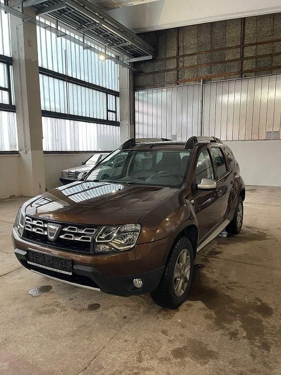 Braun Gebraucht 2014 Dacia Duster Prestige SUV | 7.299 € (Guter Preis) - Bild 1/4