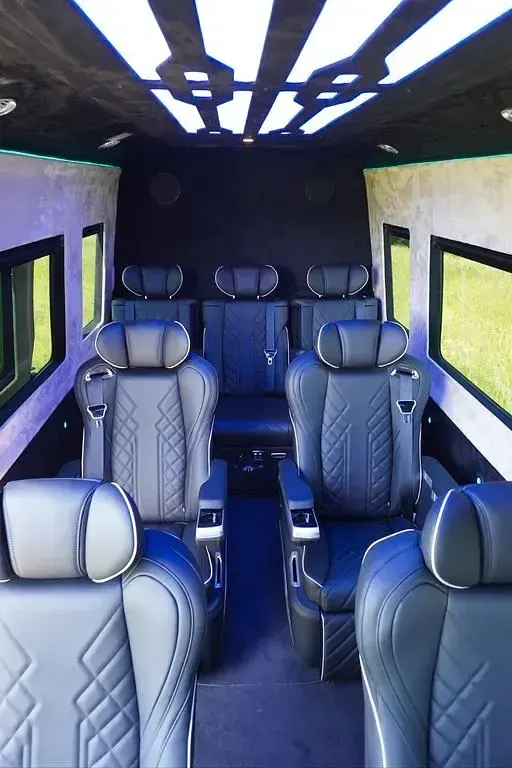 Gebraucht Mercedes Sprinter 190 PS (139 kW) 2025 Schwarz Van