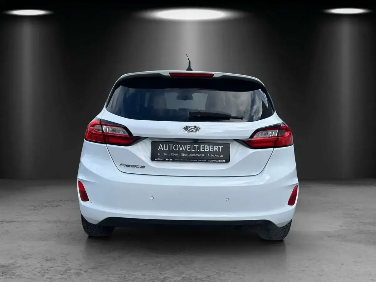 Gebraucht Ford Fiesta Cool & Connect 101 PS (74 kW) 2023 Weiß Kleinwagen