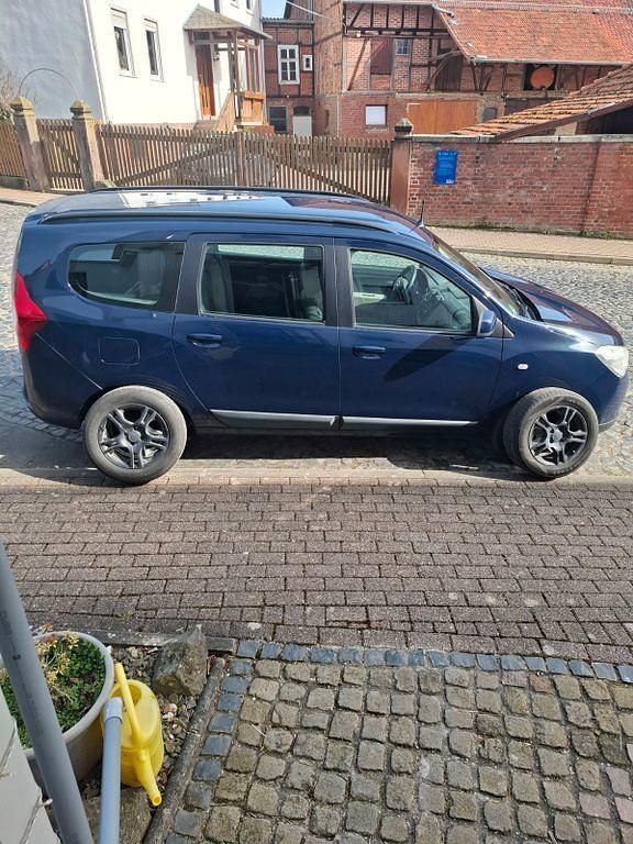Gebraucht Dacia Lodgy Lauréate 107 PS (78 kW) 2012 Blau Van / Kleinbus
