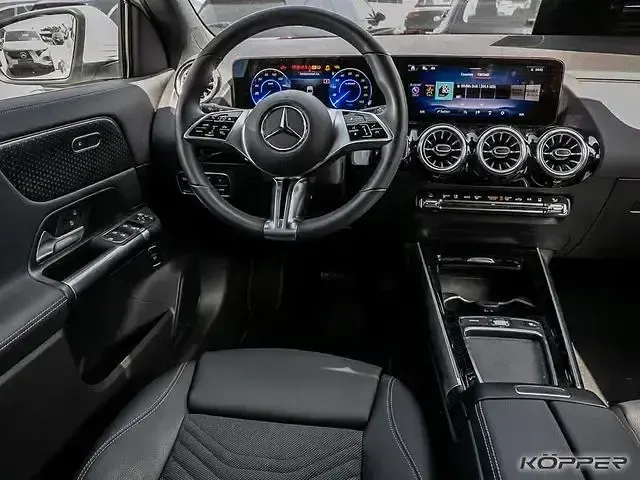 Gebraucht Mercedes EQA250+ Advanced 139 kW (190 PS) 2025 Unilack polarweiß SUV