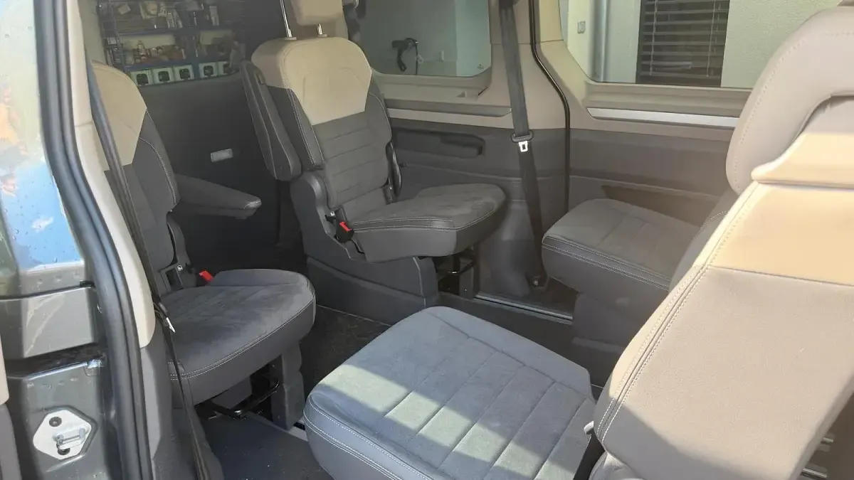 Gebraucht VW Multivan Goal 204 PS (150 kW) 2025 Grau Van / Kleinbus