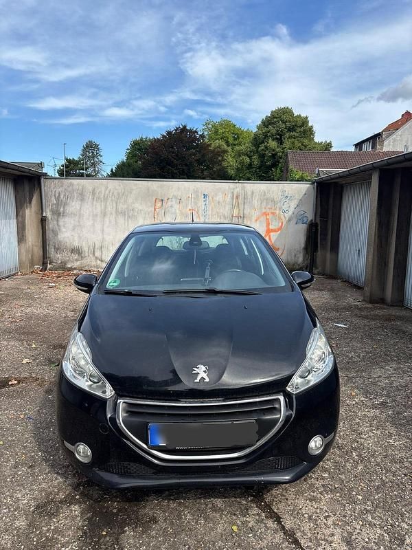 Schwarz Gebraucht 2014 Peugeot 208 Active+ Kleinwagen | 2.400 € (Superpreis) - Bild 1/4