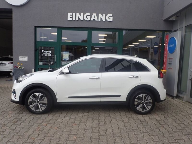 Gebraucht Kia e-Niro Spirit 150 kW (204 PS) 2022 (ud) schneeweiß SUV