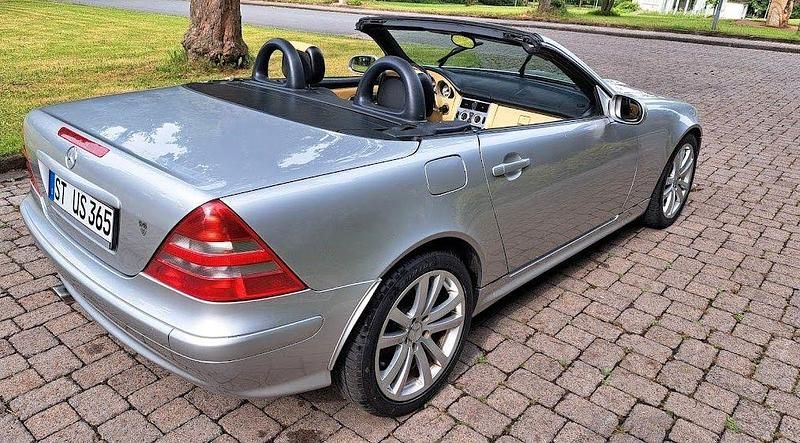 Gebraucht Mercedes SLK200 163 PS (119 kW) 2004 Silber Cabrio
