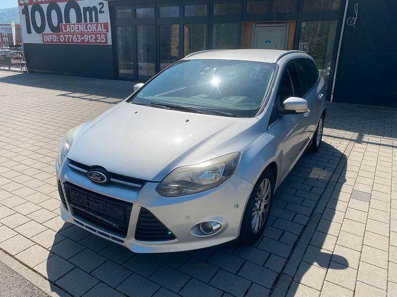 Gebraucht Ford Focus Titanium 116 PS (85 kW) 2011 Silber Limousine