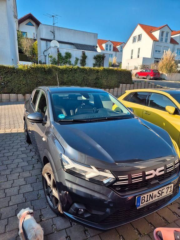 Schwarz Gebraucht 2023 Dacia Sandero Expression Kleinwagen | 14.200 € (Guter Preis) - Bild 1/3