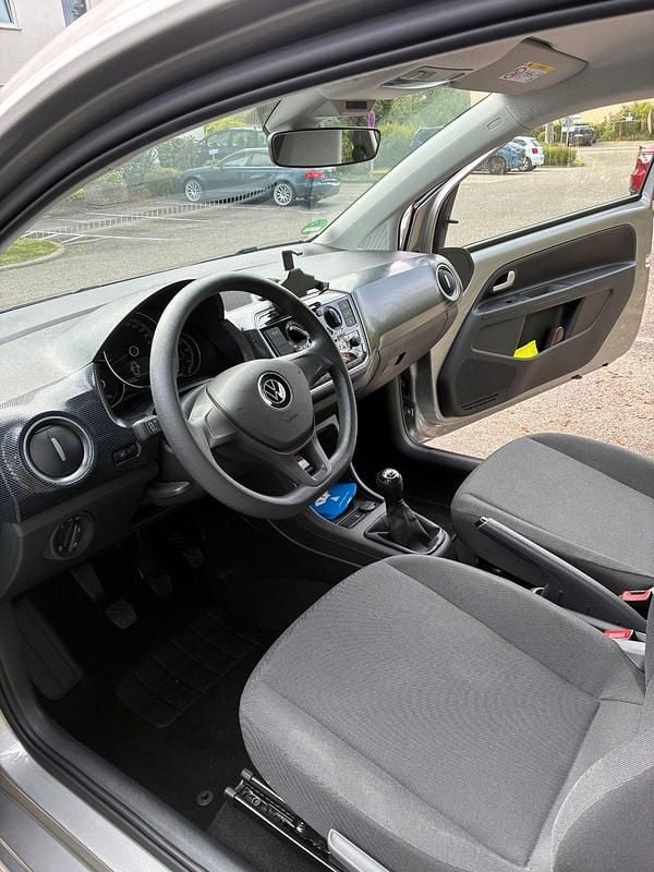 Second-hand VW up! Move 65 CP (47 kW) 2024 Gri Hatchback