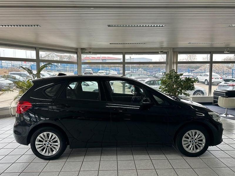 Gebraucht BMW 218 Active Tourer Advantage 136 PS (100 kW) 2016 Schwarz Van / Kleinbus