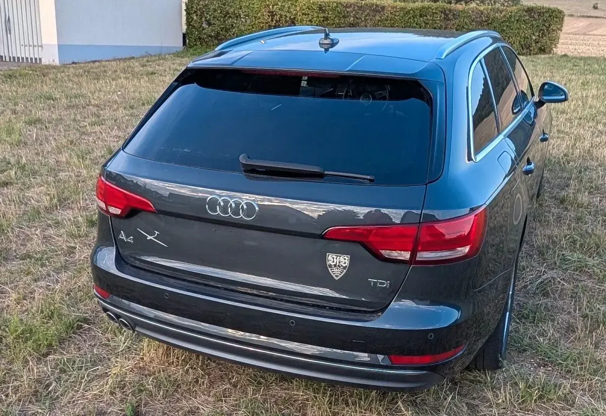 Gebraucht Audi A4 Sport 190 PS (139 kW) 2016 Grau Kombi