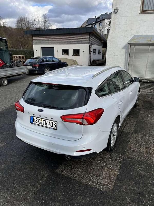 Używany Ford Focus Titanium 120 KM (88 kW) 2020 Biały Kombi