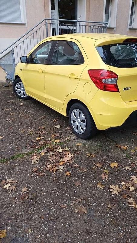 Gebraucht Ford Ka 69 PS (50 kW) 2017 Gelb Limousine