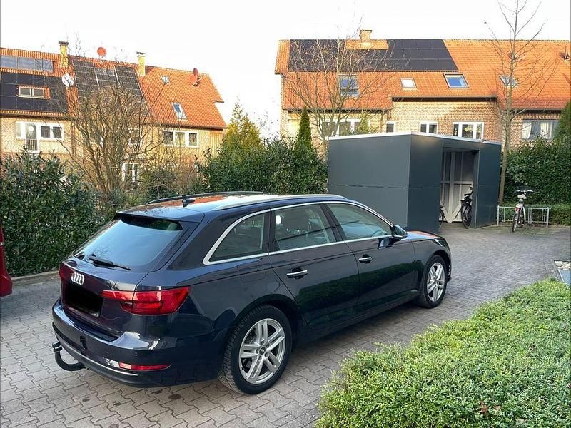 Gebraucht Audi A4 Design 190 PS (139 kW) 2016 Blau Kombi