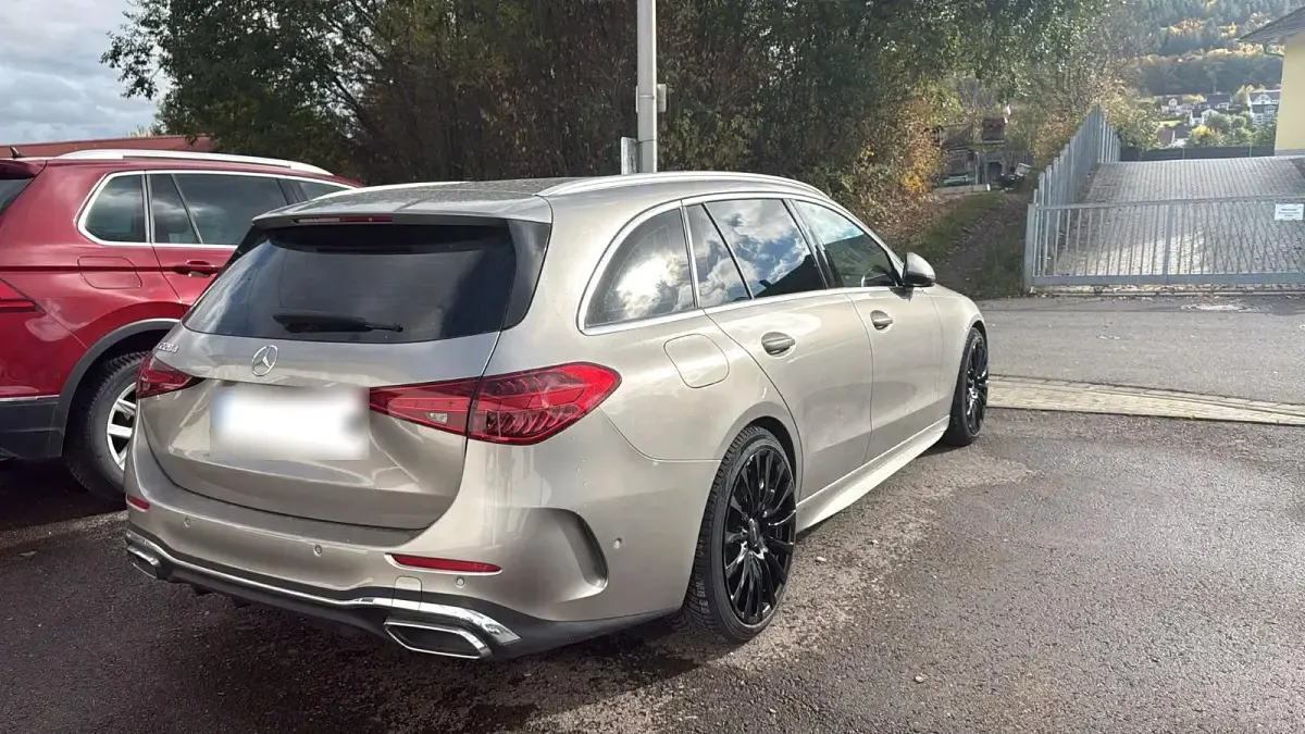 Gebraucht Mercedes C220 Avantgarde 200 PS (147 kW) 2023 Silber Kombi