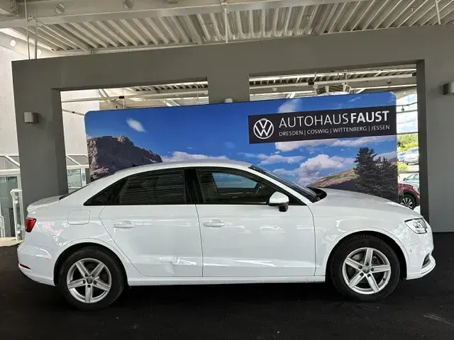 Gebraucht Audi A3 Comfort 116 PS (85 kW) 2018 Weiß Limousine