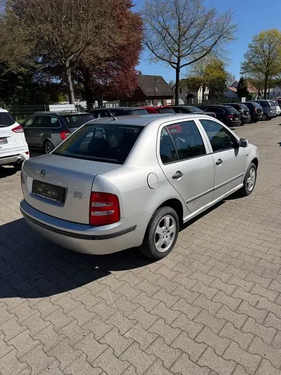 Gebraucht Skoda Fabia Elegance 75 PS (55 kW) 2002 Silber Limousine