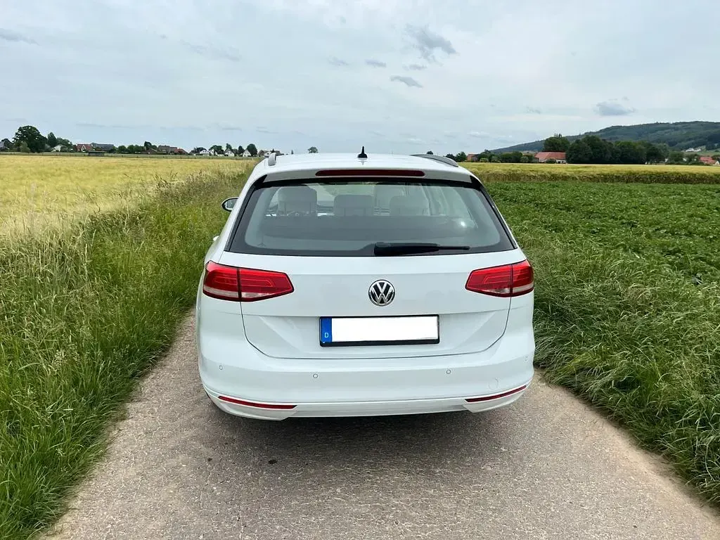 Gebraucht VW Passat Comfortline 150 PS (110 kW) 2019 Weiß Kombi